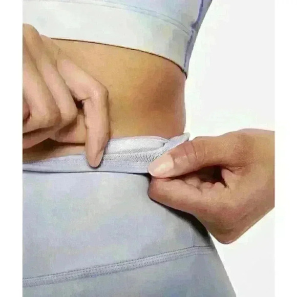 NEW! Nike One Women's Plus Size 1X Tie Dye Mid-Rise Crop Leggings - Picture 2 of 5